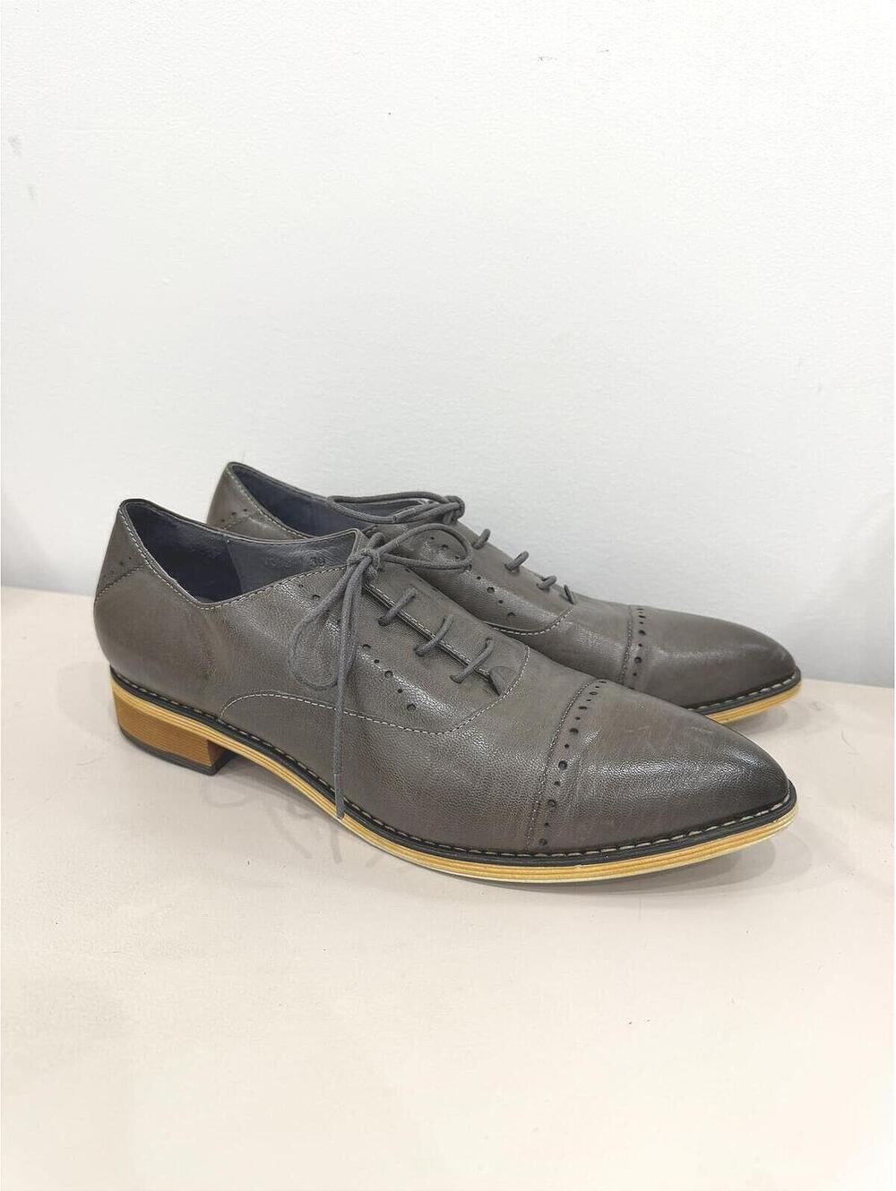 Mona Flying Gray Leather Lace-Up Wingtip Dress Shoes Size 39 8.5
